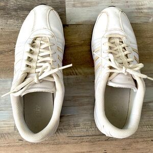 Vintage Nike shoes, size 7 women, nice pre-loved condition